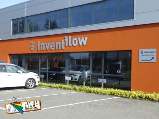 Gevelletters van kunststof met een aluminium toplaag.